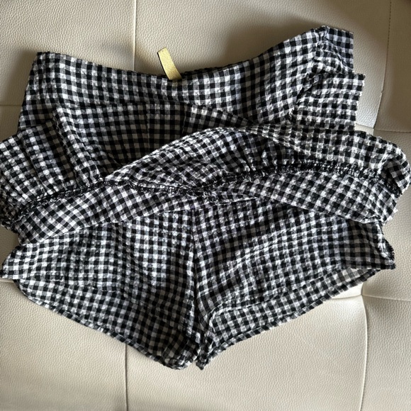 H&M divided limited edition Chic Black and White Checkered top and skort 2pc set - Picture 3 of 8